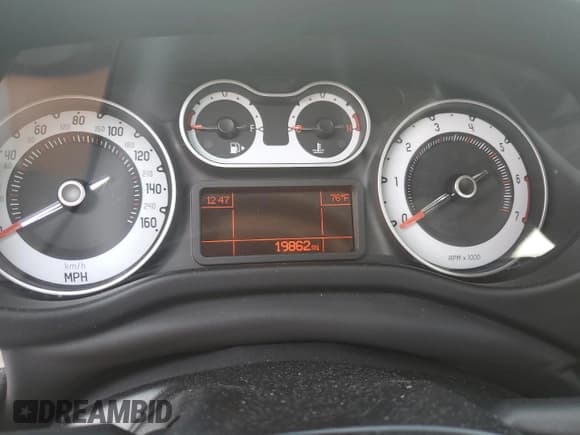 ✅ 2016 FIAT 500L Pop • VIN: ZFBCFAAH1GZ038383 • Lot: 45249935. Listed on Copart with 19,862 mi. Free auction sales archive from the USA and detailed vehicle history report at DreamBid. Image 9.