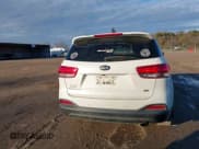 ✅ 2017 Kia Sorento LX • VIN: 5XYPGDA32HG285722 • Lot: 43904491. Listed on IAAI with 141,980 mi. Free auction sales archive from the USA and detailed vehicle history report at DreamBid. Image 16.