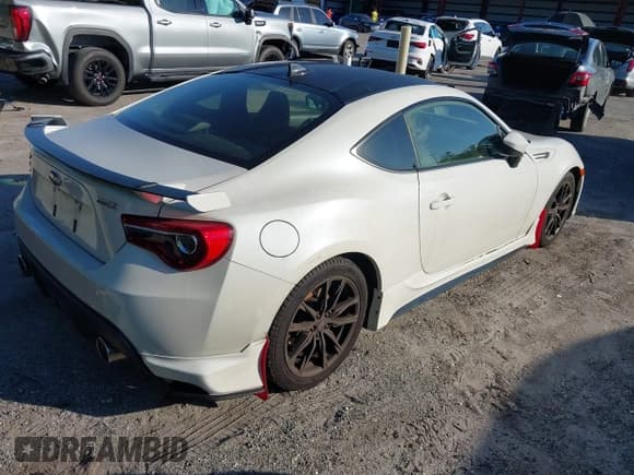 ✅ 2017 Subaru BRZ Limited • VIN: JF1ZCAC19H8605081 • Lot: 43607690. Listed on IAAI with 38,847 mi. Free auction sales archive from the USA and detailed vehicle history report at DreamBid. Image 4.