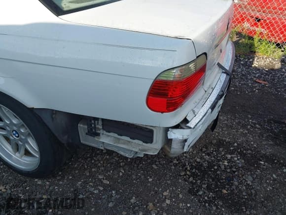 ✅ 2001 BMW 7 Series 740i • VIN: WBAGG83421DN84836 • Lot: 43115762. Wystawiony na IAAI z przebiegiem Nie podano. Bezpłatny archiwum sprzedaży aukcyjnych z USA i szczegółowy raport historii pojazdu na DreamBid. Zdjęcie 6.