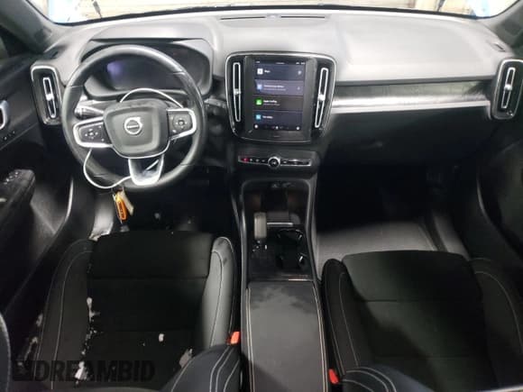 ✅ 2023 Volvo C40 Plus • VIN: YV4ED3GLXP2065364 • Lot: 38212714. Wystawiony na Copart z przebiegiem 6 017 mil. Bezpłatny archiwum sprzedaży aukcyjnych z USA i szczegółowy raport historii pojazdu na DreamBid. Zdjęcie 8.