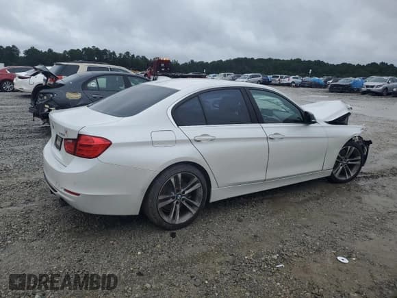 ✅ 2015 BMW 3 Series 335i • VIN: WBA3A9G55FNS66901 • Lot: 67543105. Wystawiony na Copart z przebiegiem 195 744 mil. Bezpłatny archiwum sprzedaży aukcyjnych z USA i szczegółowy raport historii pojazdu na DreamBid. Zdjęcie 3.