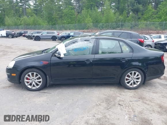 ✅ 2010 Volkswagen Jetta Limited Edition • VIN: 3VWRZ7AJXAM161335 • Lot: 42326387. Listed on IAAI with 111,967 mi. Free auction sales archive from the USA and detailed vehicle history report at DreamBid. Image 15.