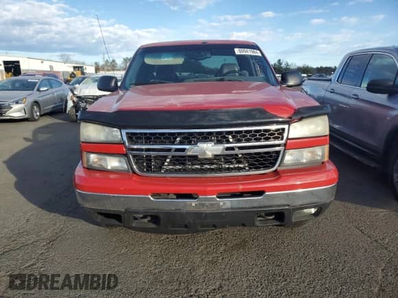 ✅ 2006 Chevrolet Silverado 1500 LS • VIN: 2GCEK19B861263733 • Lot: 80941984. Wystawiony na Copart z przebiegiem 250 132 mil mil. Skorzystaj z bezpłatnego archiwum sprzedaży aukcyjnych z USA i zobacz szczegółowy raport historii pojazdu na DreamBid. Zdjęcie 5.