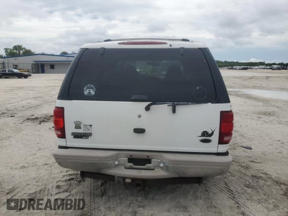 ✅ 1999 Ford Expedition XLT • VIN: 1FMPU18L1XLC18198 • Lot: 81262565. Listed on Copart with Not provided. Free auction sales archive from the USA and detailed vehicle history report at DreamBid. Image 6.