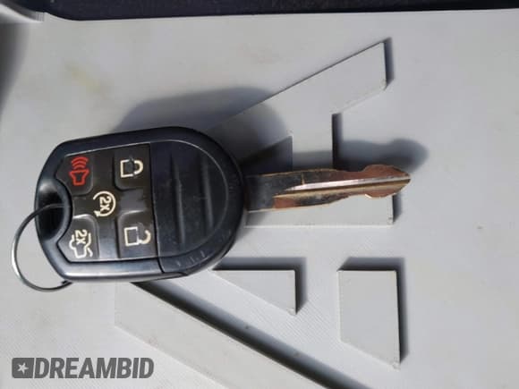 ✅ 2016 Ford Taurus SEL • VIN: 1FAHP2E82GG156346 • Lot: 42468616. Listed on IAAI with 159,425 mi. Free auction sales archive from the USA and detailed vehicle history report at DreamBid. Image 11.