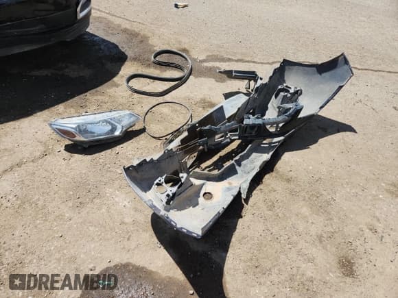 ✅ 2015 Honda Fit LX • VIN: 3HGGK5G59FM738510 • Lot: 70696295. Listed on Copart with 82,562 mi. Free auction sales archive from the USA and detailed vehicle history report at DreamBid. Image 12.