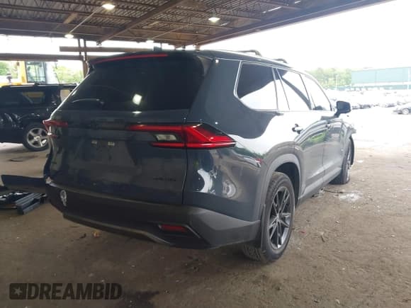 ✅ 2024 Toyota Highlander XLE • VIN: 5TDAAAB59RS031340 • Лот: 42346390. Опубликован ранее на IAAI с пробегом 8 655 миль. Бесплатный доступ к архиву аукционных продаж из США и подробный отчёт об истории автомобиля на DreamBid. Изображение 4.