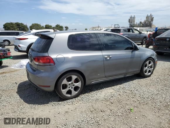 ✅ 2010 Volkswagen Golf GTI • VIN: WVWFD7AJ4AW121482 • Лот: 70056685. Опубликован ранее на Copart с пробегом 139 323 миль. Бесплатный доступ к архиву аукционных продаж из США и подробный отчёт об истории автомобиля на DreamBid. Изображение 3.