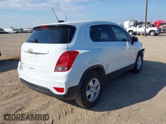 ✅ 2020 Chevrolet Trax LS • VIN: KL7CJKSB3LB028062 • Lot: 43432172. Listed on IAAI with 96,562 mi. Free auction sales archive from the USA and detailed vehicle history report at DreamBid. Image 4.
