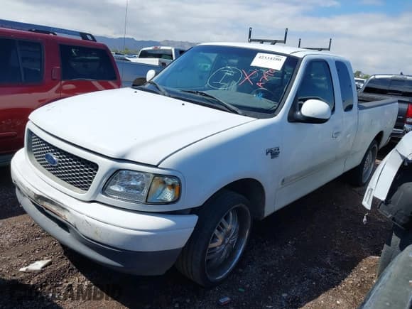 ✅ 2001 Ford F-150 XL • VIN: 1FTRX17L31NA79032 • Лот: 42334280. Опубликован ранее на IAAI с пробегом Не указан. Бесплатный доступ к архиву аукционных продаж из США и подробный отчёт об истории автомобиля на DreamBid. Изображение 2.