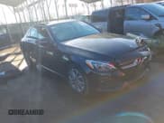 ✅ 2017 Mercedes-Benz C 300 • VIN: 55SWF4KB5HU221846 • Lot: 43765894. Wystawiony na IAAI z przebiegiem 99 367 mil. Bezpłatny archiwum sprzedaży aukcyjnych z USA i szczegółowy raport historii pojazdu na DreamBid. Zdjęcie 1.