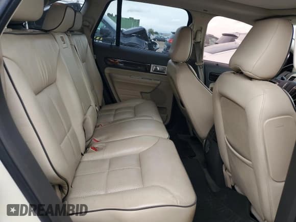 ✅ 2008 Lincoln MKX • VIN: 2LMDU88C78BJ38745 • Lot: 82607655. Wystawiony na Copart z przebiegiem 149 551 mil. Bezpłatny archiwum sprzedaży aukcyjnych z USA i szczegółowy raport historii pojazdu na DreamBid. Zdjęcie 10.