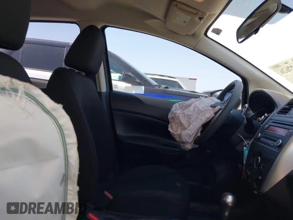 ✅ 2017 Nissan Note SV • VIN: 3N1CE2CP7HL377445 • Lot: 41877626. Wystawiony na IAAI z przebiegiem 24 163 mil. Bezpłatny archiwum sprzedaży aukcyjnych z USA i szczegółowy raport historii pojazdu na DreamBid. Zdjęcie 5.