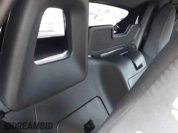 ✅ 2016 Mazda MX-5 Miata Club • VIN: JM1NDAC78G0107526 • Lot: 43130799. Wystawiony na IAAI z przebiegiem 74 966 mil. Bezpłatny archiwum sprzedaży aukcyjnych z USA i szczegółowy raport historii pojazdu na DreamBid. Zdjęcie 8.