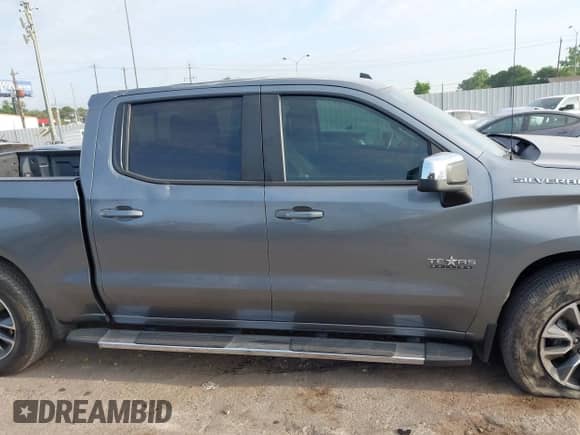 2022 Chevrolet Silverado 1500 LT z VIN 3GCPWCED4NG132191, wystawiony jako IAAI lot #42050267 z przebiegiem 63 795 mil mil oraz . Historia ofert i sprzedaży dostępna na DreamBid. Obrazek 13.