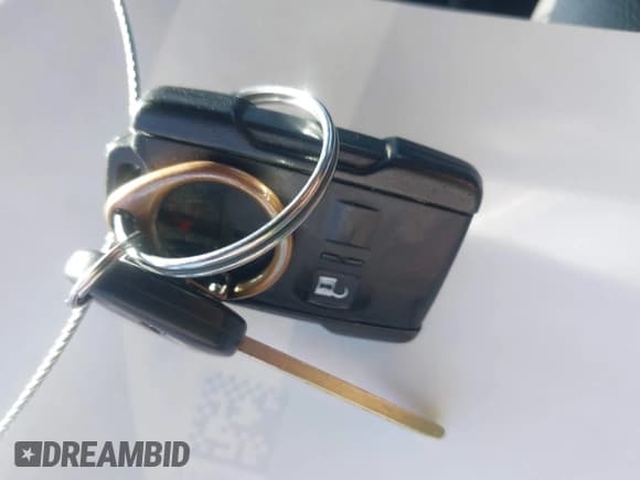 ✅ 2015 Chevrolet Silverado 2500HD Work Truck • VIN: 1GC0CUEG4FZ524843 • Lot: 42004293. Wystawiony na IAAI z przebiegiem 190 066 mil. Bezpłatny archiwum sprzedaży aukcyjnych z USA i szczegółowy raport historii pojazdu na DreamBid. Zdjęcie 11.