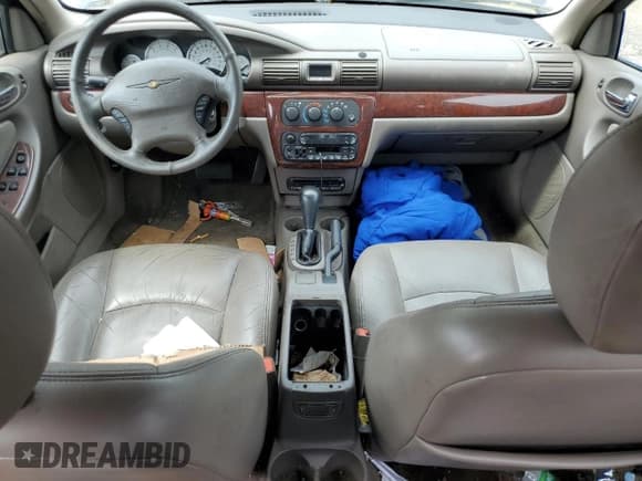 ✅ 2002 Chrysler Sebring LXi • VIN: 1C3EL56R62N339114 • Lot: 60825825. Wystawiony na Copart z przebiegiem Nie podano. Bezpłatny archiwum sprzedaży aukcyjnych z USA i szczegółowy raport historii pojazdu na DreamBid. Zdjęcie 8.