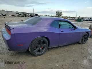 2013 Dodge Challenger SRT-8 z VIN 2C3CDYCJ6DH672221, wystawiony jako Copart lot #68384174 z przebiegiem Nie podano mil oraz Szkoda całkowita • Salvage title. Historia ofert i sprzedaży dostępna na DreamBid. Obrazek 3.