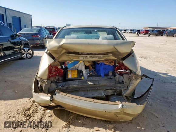 ✅ 2006 Hyundai Elantra GLS • VIN: KMHDN46D16U227506 • Лот: 52348235. Опубликован ранее на Copart с пробегом 166 780 миль. Бесплатный доступ к архиву аукционных продаж из США и подробный отчёт об истории автомобиля на DreamBid. Изображение 6.