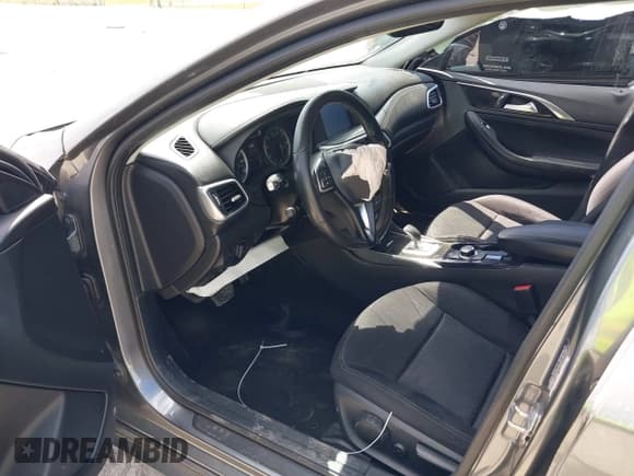 ✅ 2018 Infiniti QX30 Premium • VIN: SJKCH5CPXJA003377 • Lot: 41876556. Wystawiony na IAAI z przebiegiem 91 673 mil. Bezpłatny archiwum sprzedaży aukcyjnych z USA i szczegółowy raport historii pojazdu na DreamBid. Zdjęcie 5.