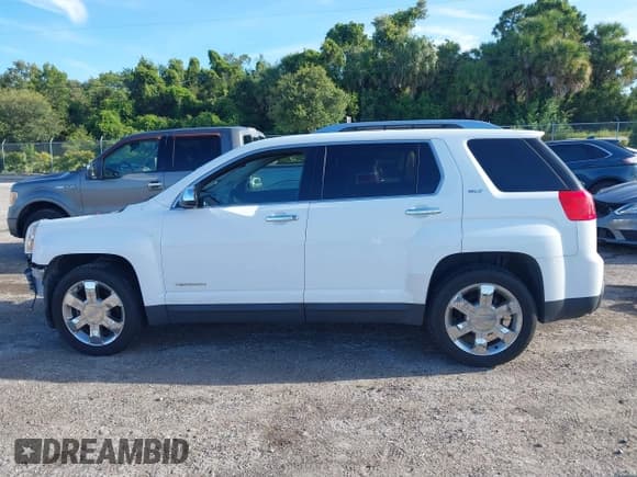 ✅ 2010 GMC Terrain SLT-2 • VIN: 2CTFLJEY6A6241421 • Lot: 42668314. Wystawiony na IAAI z przebiegiem 48 032 mil. Bezpłatny archiwum sprzedaży aukcyjnych z USA i szczegółowy raport historii pojazdu na DreamBid. Zdjęcie 14.