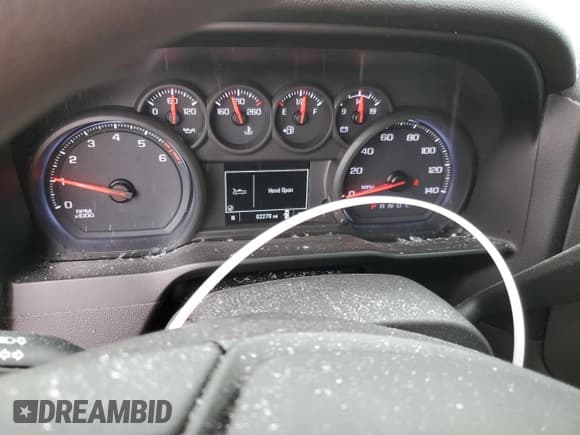 ✅ 2020 Chevrolet Silverado 1500 Custom • VIN: 3GCPWBEF4LG148917 • Lot: 74697514. Wystawiony na Copart z przebiegiem 62 279 mil. Bezpłatny archiwum sprzedaży aukcyjnych z USA i szczegółowy raport historii pojazdu na DreamBid. Zdjęcie 9.