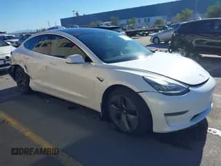 ✅ 2019 Tesla Model 3 Mid Range • VIN: 5YJ3E1EA9KF345988 • Лот: 43561251. Опубликован ранее на IAAI с пробегом 77 833 миль. Бесплатный доступ к архиву аукционных продаж из США и подробный отчёт об истории автомобиля на DreamBid. Изображение 1.