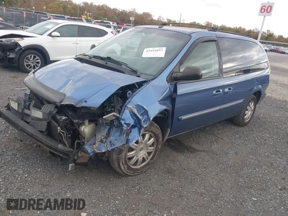 ✅ 2007 Chrysler Town & Country Touring • VIN: 2A4GP54LX7R157590 • Lot: 43494093. Listed on IAAI with Not provided. Free auction sales archive from the USA and detailed vehicle history report at DreamBid. Image 18.