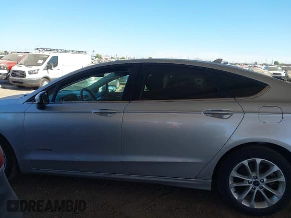 ✅ 2019 Ford Fusion SE • VIN: 3FA6P0LU0KR174339 • Лот: 43621269. Опубликован ранее на IAAI с пробегом 60 054 миль. Бесплатный доступ к архиву аукционных продаж из США и подробный отчёт об истории автомобиля на DreamBid. Изображение 14.