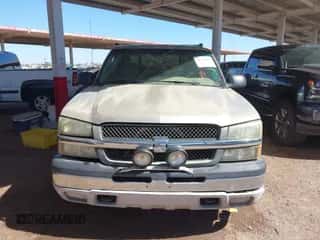 2003 Chevrolet Silverado 1500 LS z VIN 2GCEC19VX31177620, wystawiony jako IAAI lot #43336371 z przebiegiem 328 713 mil mil oraz . Historia ofert i sprzedaży dostępna na DreamBid. Obrazek 6.