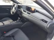 ✅ 2019 Lexus ES 350 • VIN: 58ABZ1B18KU012360 • Лот: 43454779. Опубликован ранее на IAAI с пробегом 33 421 миль. Бесплатный доступ к архиву аукционных продаж из США и подробный отчёт об истории автомобиля на DreamBid. Изображение 5.