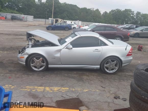 ✅ 2001 Mercedes-Benz SLK 230/320 • VIN: WDBKK65F71F221501 • Lot: 42282368. Listed on IAAI with 123,692 mi. Free auction sales archive from the USA and detailed vehicle history report at DreamBid. Image 14.