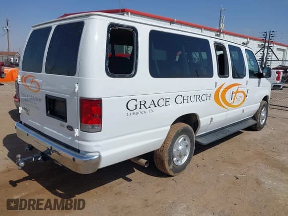 ✅ 2011 Ford Econoline Passenger XL • VIN: 1FBSS3BL5BDA35967 • Lot: 42522194. Wystawiony na IAAI z przebiegiem 69 983 mil. Bezpłatny archiwum sprzedaży aukcyjnych z USA i szczegółowy raport historii pojazdu na DreamBid. Zdjęcie 4.