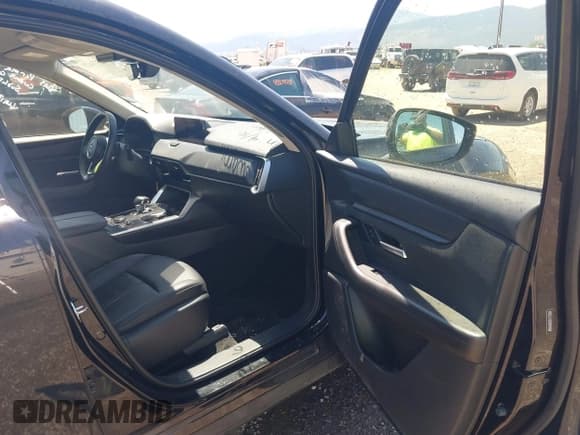 ✅ 2024 Mazda CX-90 Select • VIN: JM3KKAHD2R1127069 • Lot: 42374639. Wystawiony na IAAI z przebiegiem 33 862 mil. Bezpłatny archiwum sprzedaży aukcyjnych z USA i szczegółowy raport historii pojazdu na DreamBid. Zdjęcie 5.