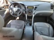 ✅ 2011 Hyundai Sonata SE • VIN: 5NPEC4AC1BH120229 • Lot: 54666214. Wystawiony na Copart z przebiegiem Nie podano. Bezpłatny archiwum sprzedaży aukcyjnych z USA i szczegółowy raport historii pojazdu na DreamBid. Zdjęcie 8.