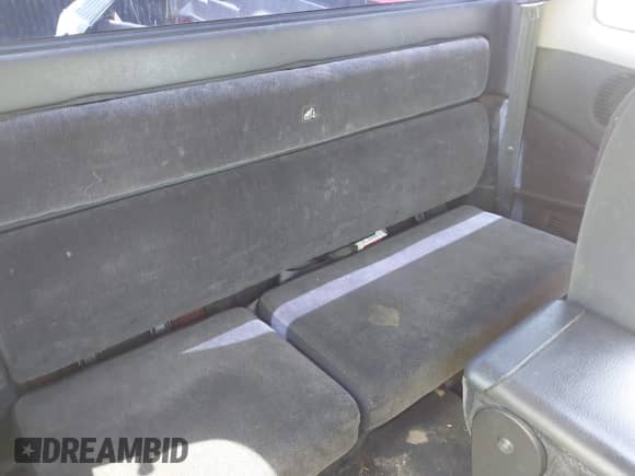 2002 Dodge Dakota Sport z VIN 1B7GL32X12S658855, wystawiony jako IAAI lot #42680702 z przebiegiem 133 507 mil mil oraz . Historia ofert i sprzedaży dostępna na DreamBid. Obrazek 8.