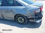 ✅ 2013 Audi S4 Premium Plus • VIN: WAUBGAFL4DA087166 • Lot: 42762142. Wystawiony na IAAI z przebiegiem 127 844 mil. Bezpłatny archiwum sprzedaży aukcyjnych z USA i szczegółowy raport historii pojazdu na DreamBid. Zdjęcie 6.