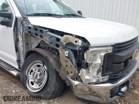 ✅ 2019 Ford F-250 XL • VIN: 1FT7W2A62KED47573 • Lot: 42101066. Wystawiony na IAAI z przebiegiem 26 075 mil. Bezpłatny archiwum sprzedaży aukcyjnych z USA i szczegółowy raport historii pojazdu na DreamBid. Zdjęcie 6.