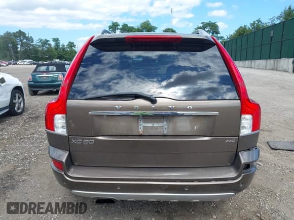 ✅ 2013 Volvo XC90 Premier Plus • VIN: YV4952CZ9D1633043 • Lot: 42757009. Listed on IAAI with 139,085 mi. Free auction sales archive from the USA and detailed vehicle history report at DreamBid. Image 16.