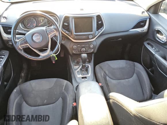 ✅ 2015 Jeep Cherokee Latitude • VIN: 1C4PJLCB4FW770928 • Lot: 89657885. Listed on Copart with 119,311 mi. Free auction sales archive from the USA and detailed vehicle history report at DreamBid. Image 8.