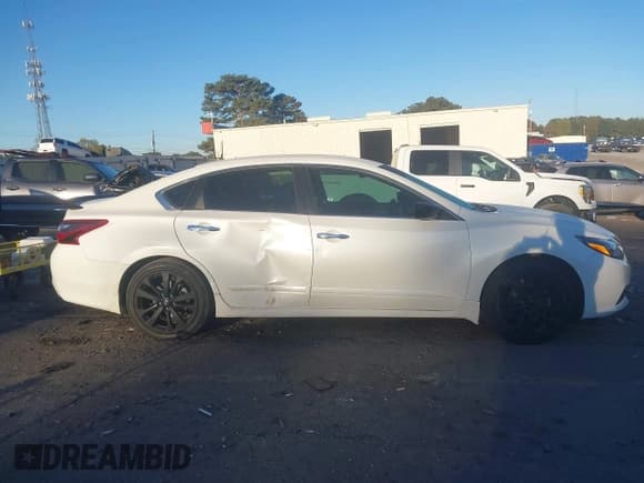 ✅ 2017 Nissan Altima S • VIN: 1N4AL3AP3HC271451 • Lot: 43511126. Listed on IAAI with 183,172 mi. Free auction sales archive from the USA and detailed vehicle history report at DreamBid. Image 13.