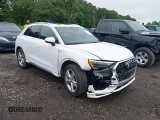 ✅ 2020 Audi Q3 S line Premium • VIN: WA1DECF30L1115390 • Lot: 42503728. Wystawiony na IAAI z przebiegiem 18 556 mil. Bezpłatny archiwum sprzedaży aukcyjnych z USA i szczegółowy raport historii pojazdu na DreamBid. Zdjęcie 1.