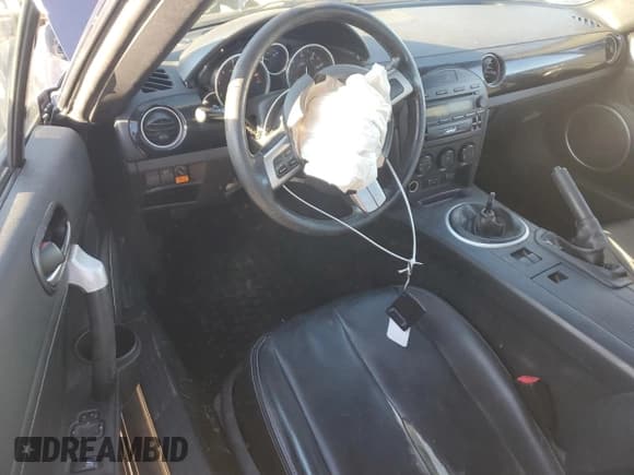 ✅ 2007 Mazda MX-5 Miata Grand Touring • VIN: JM1NC25F870135274 • Lot: 90875945. Wystawiony na Copart z przebiegiem 243 034 mil. Bezpłatny archiwum sprzedaży aukcyjnych z USA i szczegółowy raport historii pojazdu na DreamBid. Zdjęcie 8.