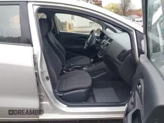 ✅ 2013 Kia Rio LX • VIN: KNADM5A36D6208847 • Lot: 43543263. Wystawiony na IAAI z przebiegiem 167 801 mil. Bezpłatny archiwum sprzedaży aukcyjnych z USA i szczegółowy raport historii pojazdu na DreamBid. Zdjęcie 5.