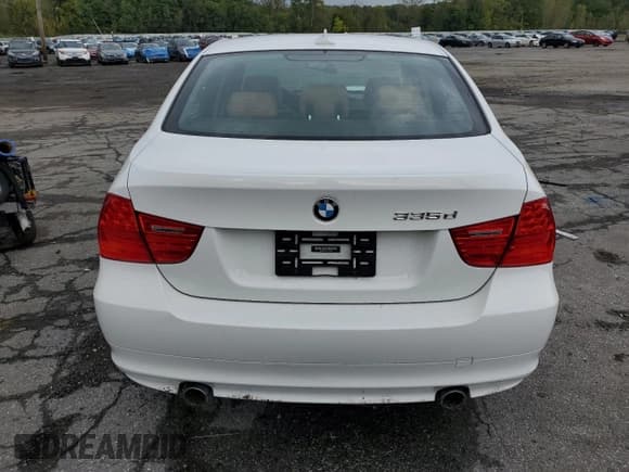 ✅ 2011 BMW 3 Series 335d • VIN: WBAPN7C55BF183554 • Лот: 84172965. Опубликован ранее на Copart с пробегом 136 557 миль. Бесплатный доступ к архиву аукционных продаж из США и подробный отчёт об истории автомобиля на DreamBid. Изображение 6.