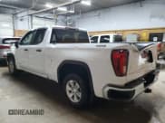 ✅ 2020 GMC Sierra 1500 • VIN: 1GTR9AEK3LZ274628 • Лот: 54250305. Опубликован ранее на Copart с пробегом 108 887 миль. Бесплатный доступ к архиву аукционных продаж из США и подробный отчёт об истории автомобиля на DreamBid. Изображение 2.