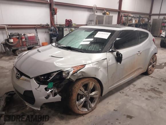 ✅ 2015 Hyundai Veloster RE:FLEX • VIN: KMHTC6AD4FU230324 • Lot: 41292154. Wystawiony na IAAI z przebiegiem 99 147 mil. Bezpłatny archiwum sprzedaży aukcyjnych z USA i szczegółowy raport historii pojazdu na DreamBid. Zdjęcie 6.