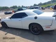 ✅ 2020 Dodge Challenger R/T Scat Pack Widebody • VIN: 2C3CDZFJ8LH110675 • Lot: 42404859. Wystawiony na IAAI z przebiegiem 70 878 mil. Bezpłatny archiwum sprzedaży aukcyjnych z USA i szczegółowy raport historii pojazdu na DreamBid. Zdjęcie 14.