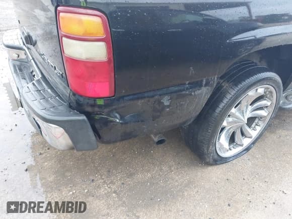✅ 2001 Chevrolet Suburban LS • VIN: 3GNEC16T81G216977 • Лот: 42538021. Опубликован ранее на IAAI с пробегом 404 293 миль. Бесплатный доступ к архиву аукционных продаж из США и подробный отчёт об истории автомобиля на DreamBid. Изображение 6.